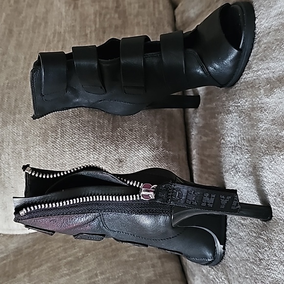DKNY 7.5 black leather sexy boots - Picture 3 of 5